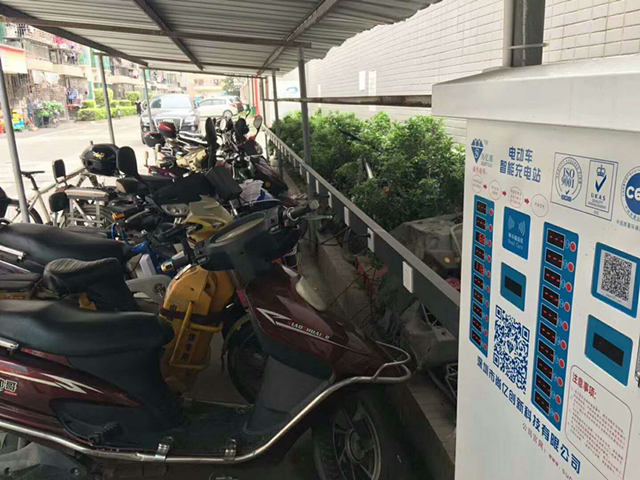 我家楼下充电桩前那支队伍，比早餐铺子还长
